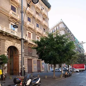 Appartamento New In!amalie At Santa Lucia, Napoli